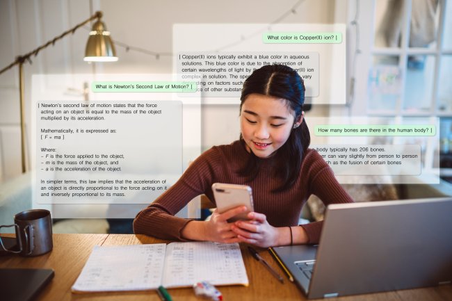 Meisje stelt vragen aan chatbot