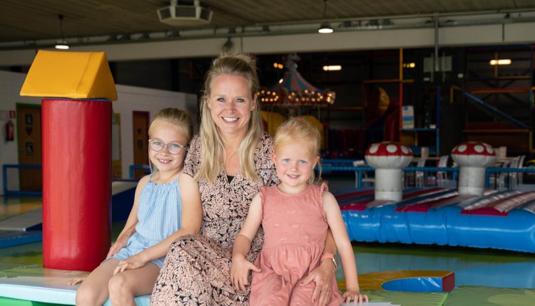 Engelien met kinderen