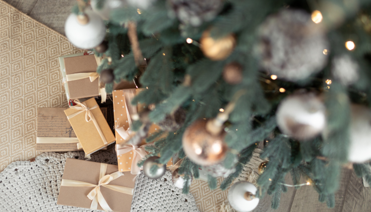 Cadeaus onder kerstboom