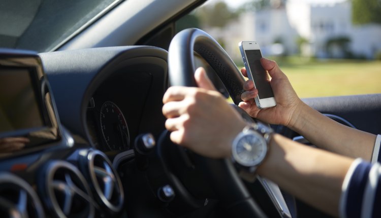 Mobiel in auto