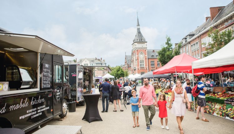 ©WBT - Denis Erroyaux-Nivelles - 'Nivelles Village' - market.