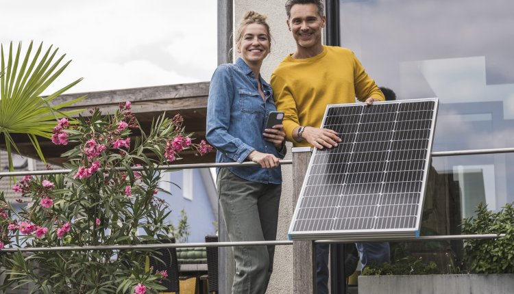 Koppel met zonnepanelen