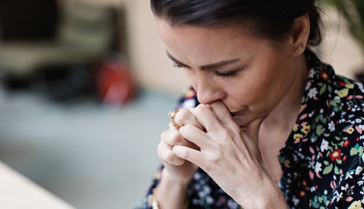 vrouw heeft last van fawning