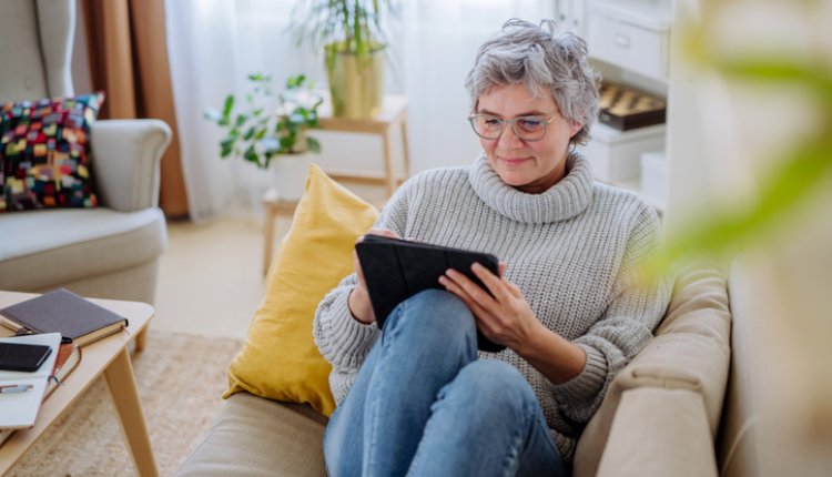 Vrouw met ereader