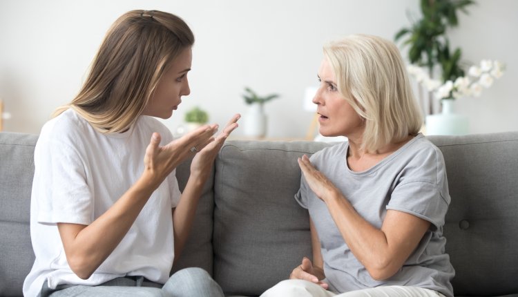 Moeder met dochter in discussie