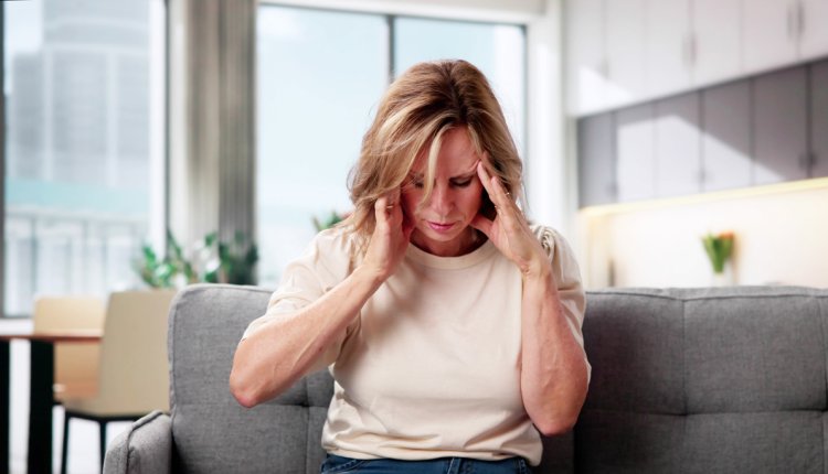 vrouw met tinnitus