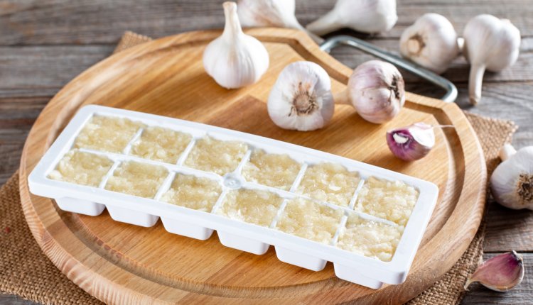 Knoflook in een diepvriesvorm