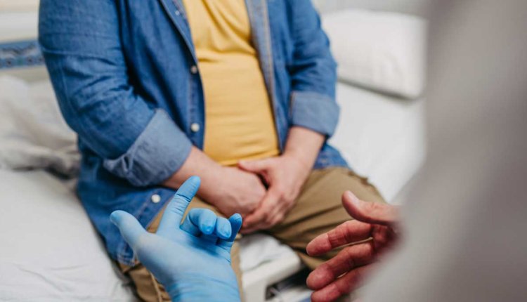 Man bij arts voor prostaatonderzoek