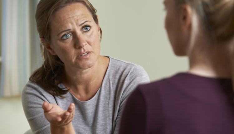 Dames maken onderling ruzie