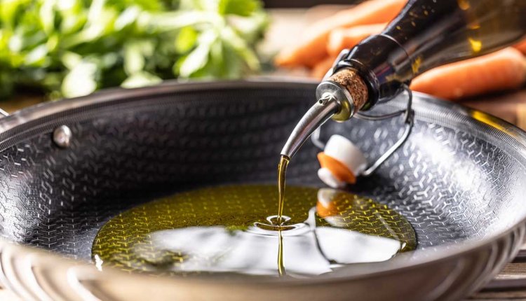 Plantaardige olie in pan