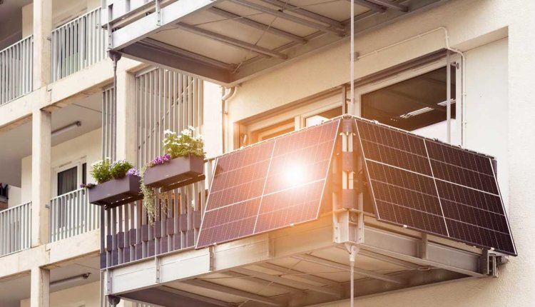 Zonnepanelen aan balkon