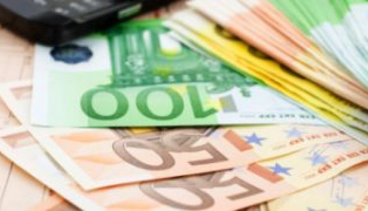 3471113-Goedkoper-bellen-en-internetten-op-vakanti