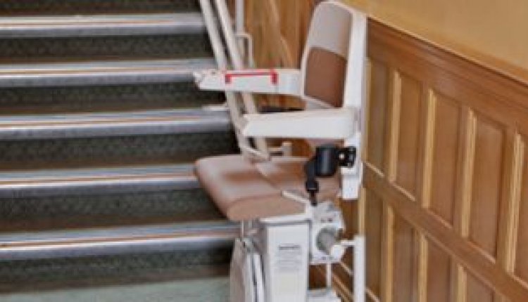3471569-Rijken-hebben-recht-op-traplift