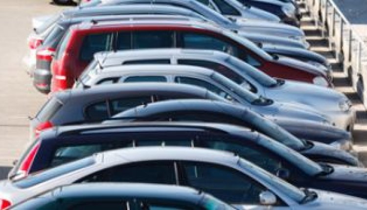 3471571-Vrouwenparkeerplaats-is-discriminatie