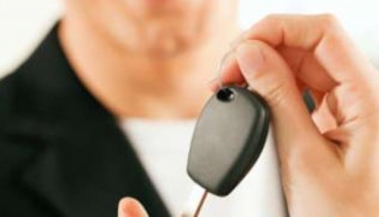 3471595-Autoverzekering-twee-autos-onder-een-naam