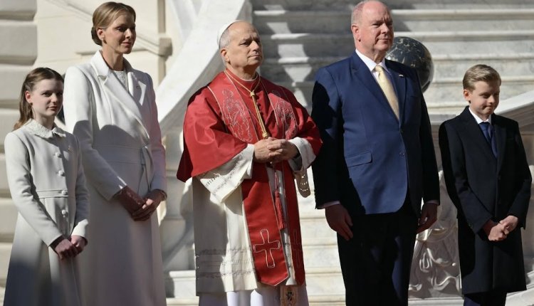 Albert en Charlene ontvangen paus Leo voor historisch bezoek