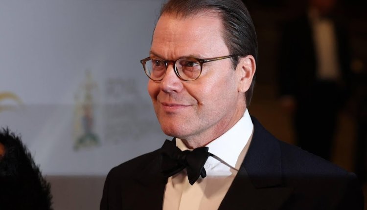 Daniel en Carl Philip juichen voor Zweedse elftal