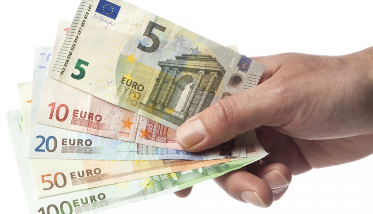 geld in hand geld in hand