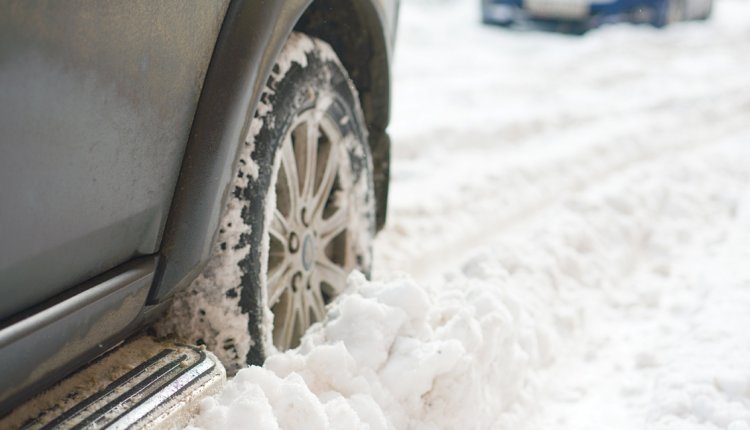 moet je je auto vastzit de sneeuw | PlusOnline