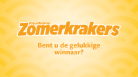 Afbeelding met de tekst "PlusOnline Zomerkrakers – Bent u de gelukkige winnaar?" op een gele achtergrond met boogpatroon.