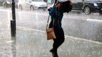 Enorme regenbui en storm