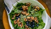 Spinaziesalade met noten