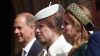 Beatrice en Eugenie niet aanwezig bij paasdienst Charles