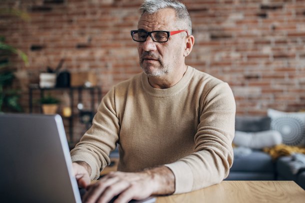 Computer senior