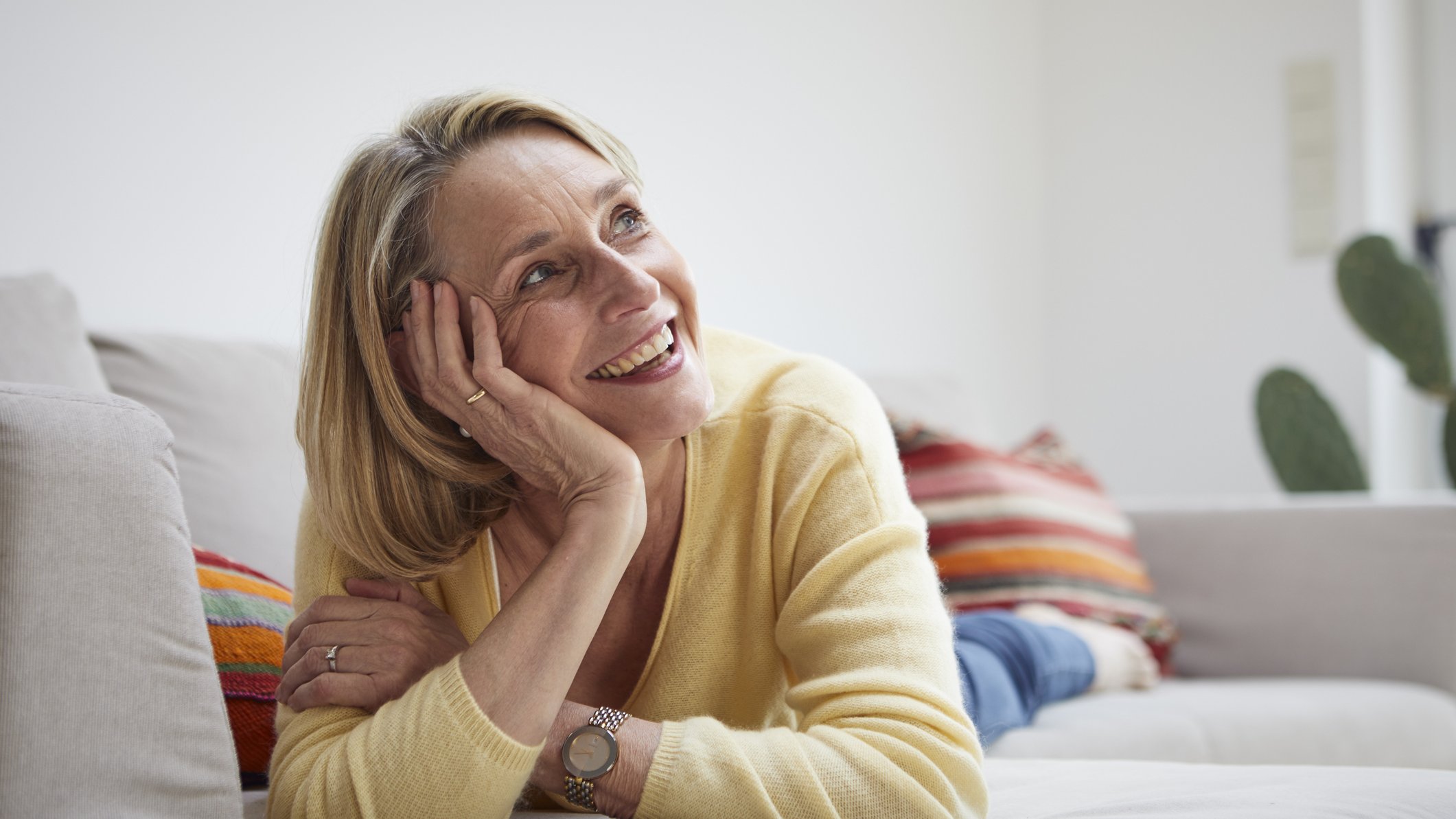 Waarom we in de tweede helft van ons leven gelukkiger worden | PlusOnline