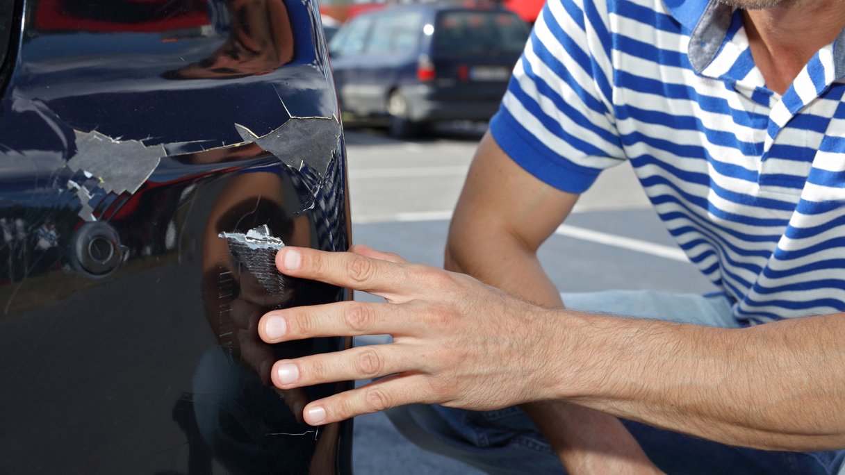 Autoschade: laten uitkeren of zelf betalen? | PlusOnline