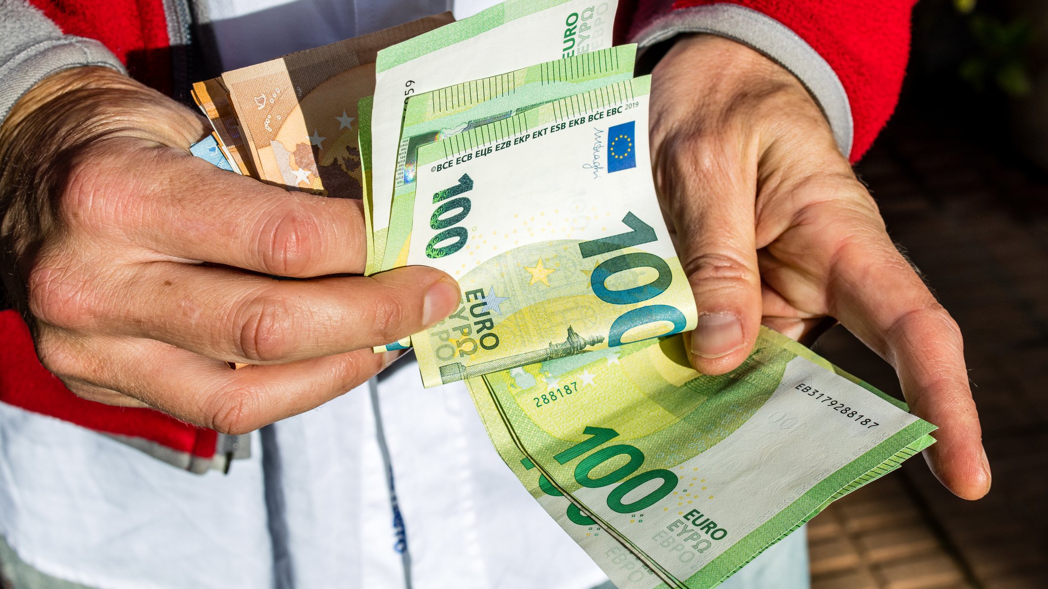 Verhuizen naar het buitenland: hoe voorkomen we een lagere AOW