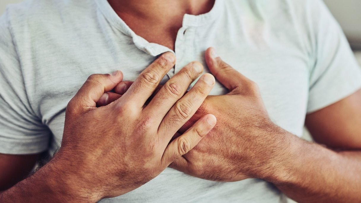 Pijn op de borst? Nieuwe methode verlaagt aantal opnames fors | PlusOnline