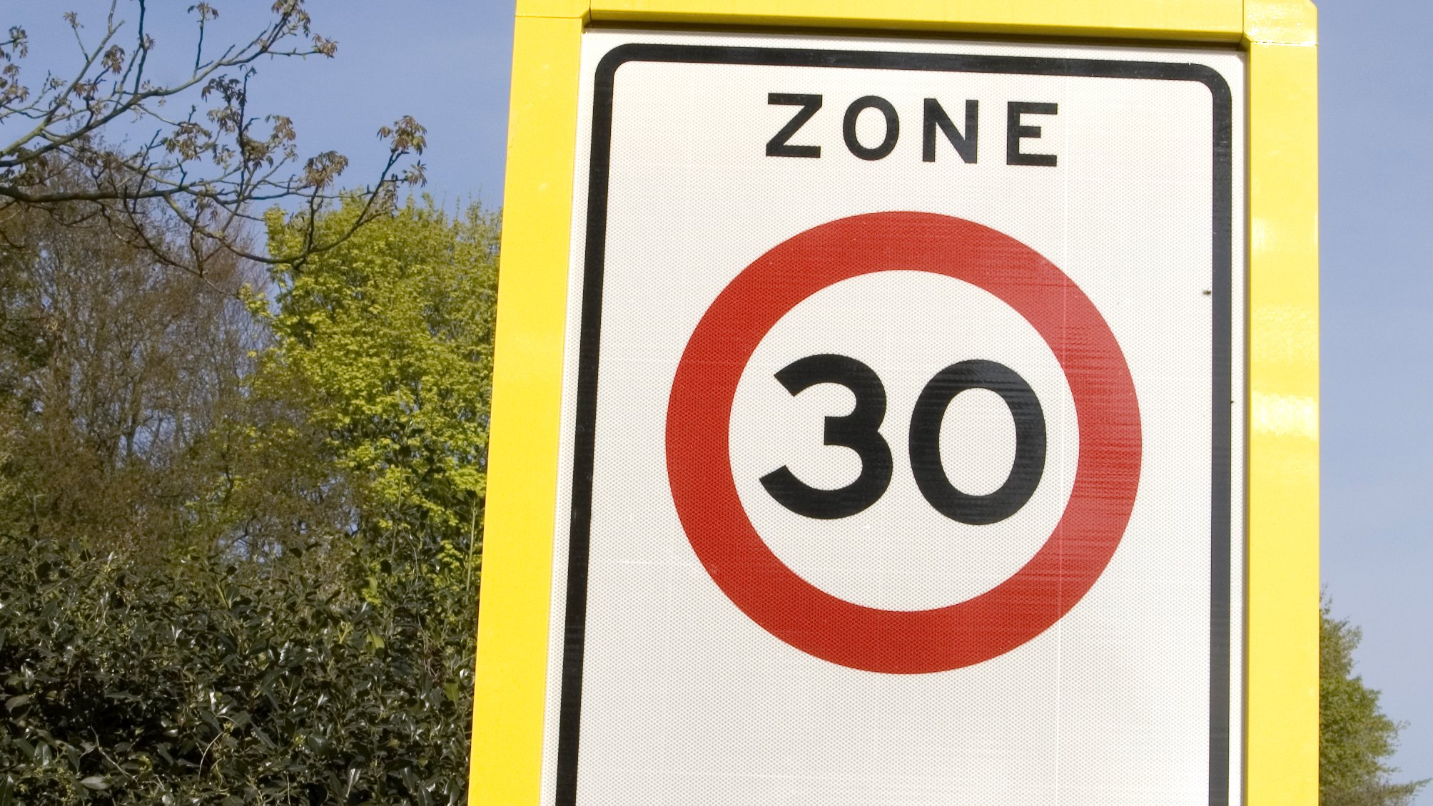 Stelling Binnen de bebouwde kom moet 30km/u de nieuwe norm worden Stelling Binnen de bebouwde kom moet 30km/u de nieuwe norm worden