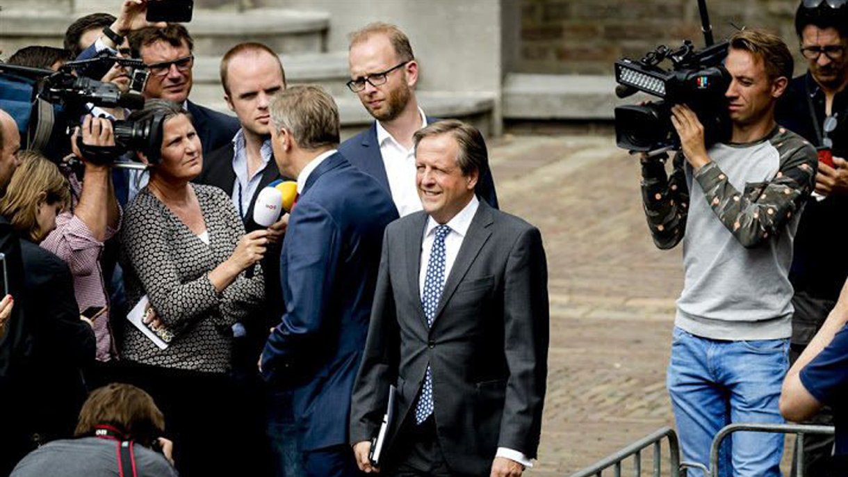 Stelling: de formatie duurt te lang | PlusOnline