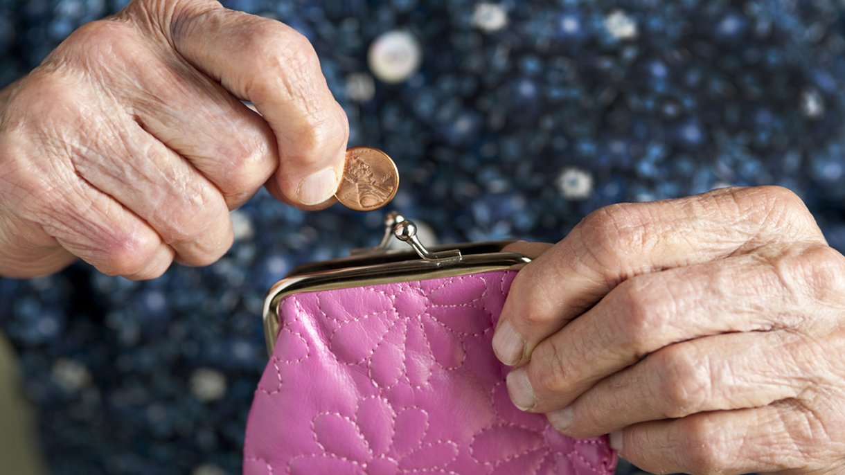 Banken Vechten Tegen Financieel Misbruik Van Ouderen Plusonline