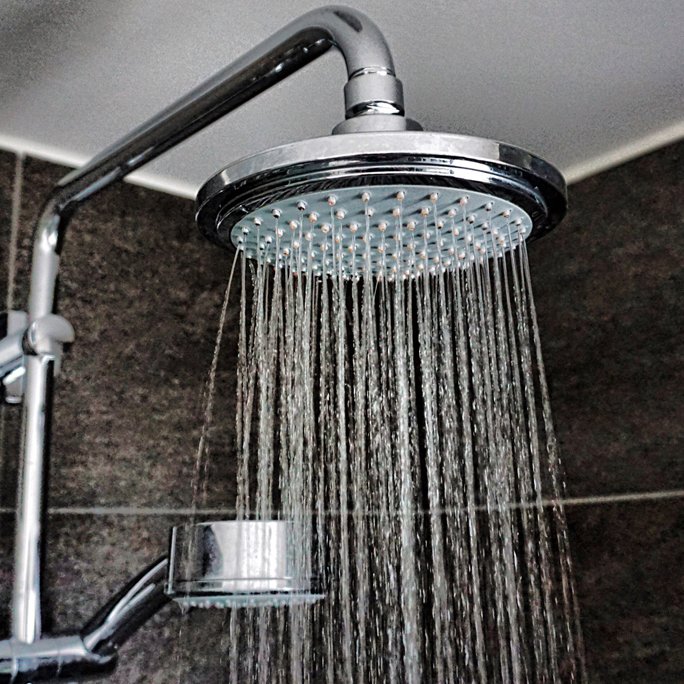 Opgetild Dijk Skalk Duurzaam douchen: zo bespaart u in de badkamer | PlusOnline