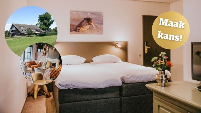 Afbeelding van een hotelkamer met twee eenpersoonsbedden, een foto van een otter boven de bedden, en een vaas met bloemen op een tafel. Twee ronde inzetstukken tonen de buitenkant van het hotel en een comfortabele lounge. Rechtsboven staat een gouden badge met "Maak kans!".