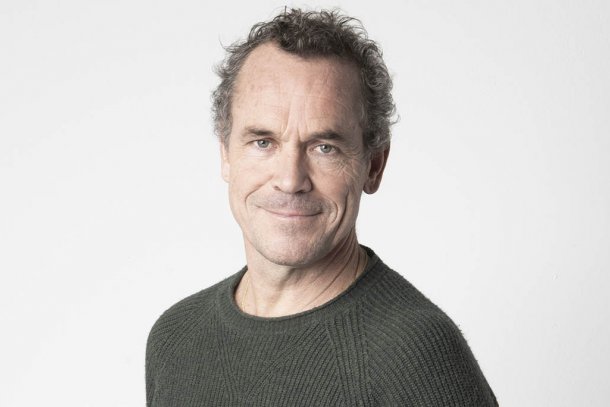 Dr. Bram Bakker