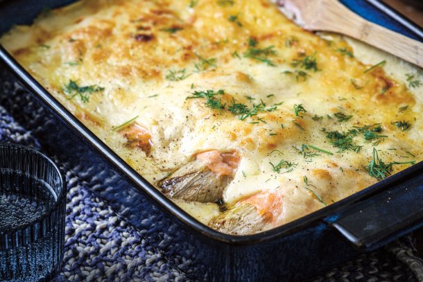 Witlofrolletjes met gerookte zalm en ovenrosti
