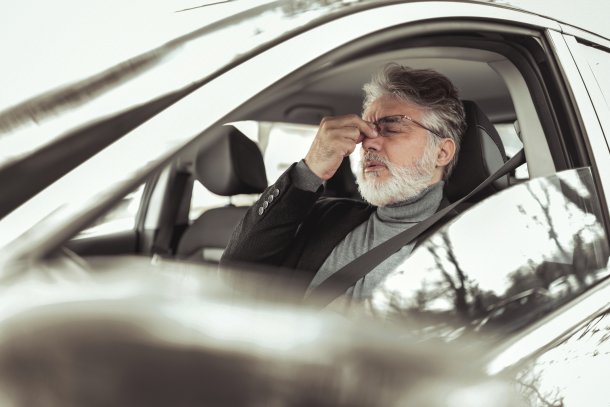 Man in de auto begaat overtreding