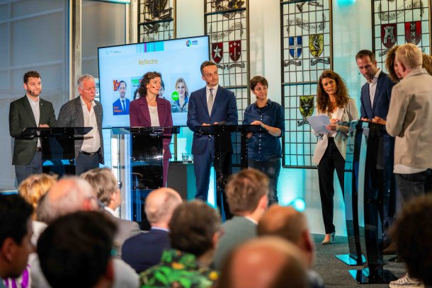 aow debat