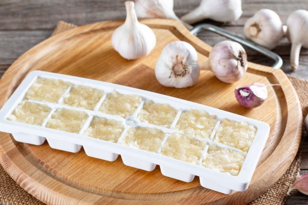 Knoflook in een diepvriesvorm