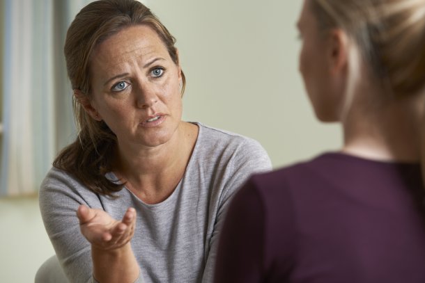 Dames maken onderling ruzie