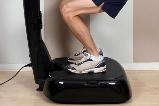 Man staat op trilplaat