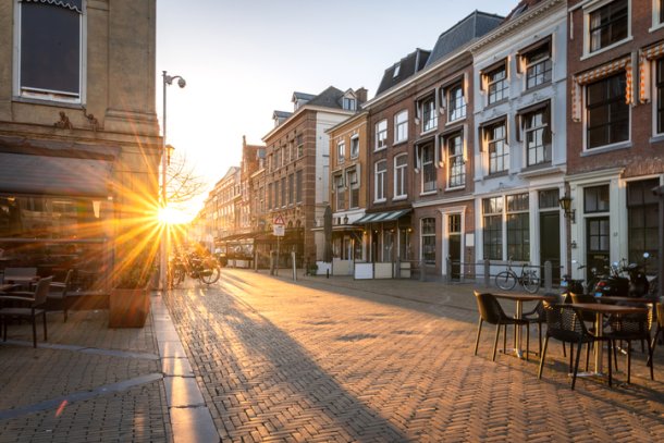 Zonsondergang in de stad